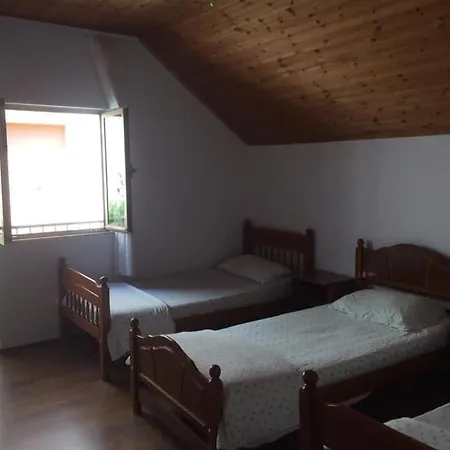 Guest House&camping Bajraktari * شكودر